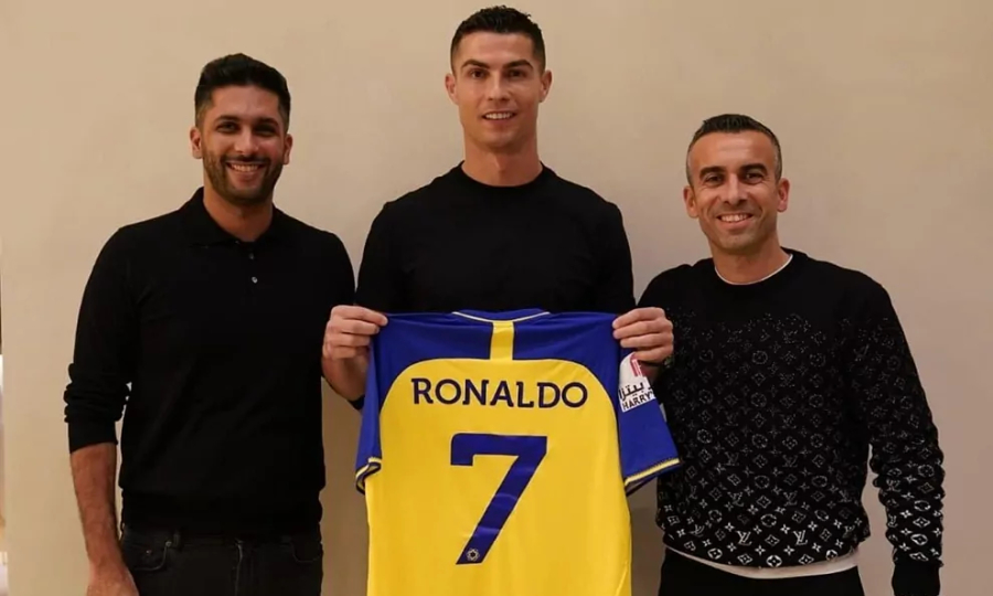 کریستیانو رونالدو النصر با باشگاه فوتبال النصر عربستان سعودی قرارداد امضا کرد